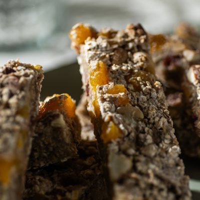 Nussriegel mit Farmers Snack Studentenfutter Nussriegel mit Farmers Snack Studentenfutter
