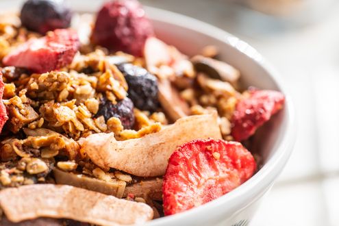 Granola mit Blueberry Kokos Chips und Super Mix
