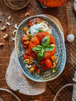 Gefüllte Paprika mit Cashews und Rote Linsen-Couscous
