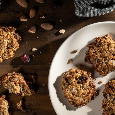 Hafercookies auf einem Teller Hafercookies auf einem Teller